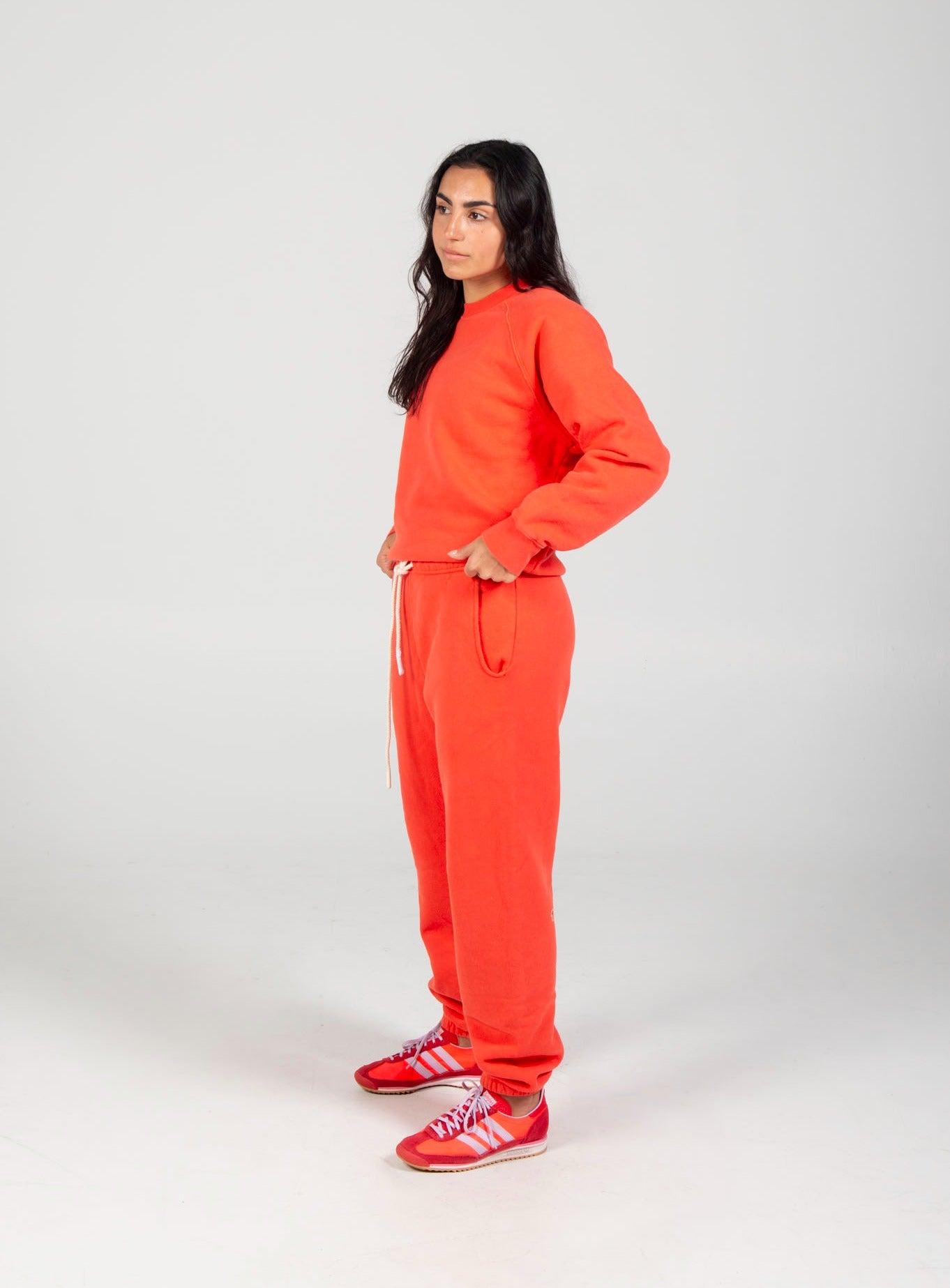 Hangout Crew - Hot Lava