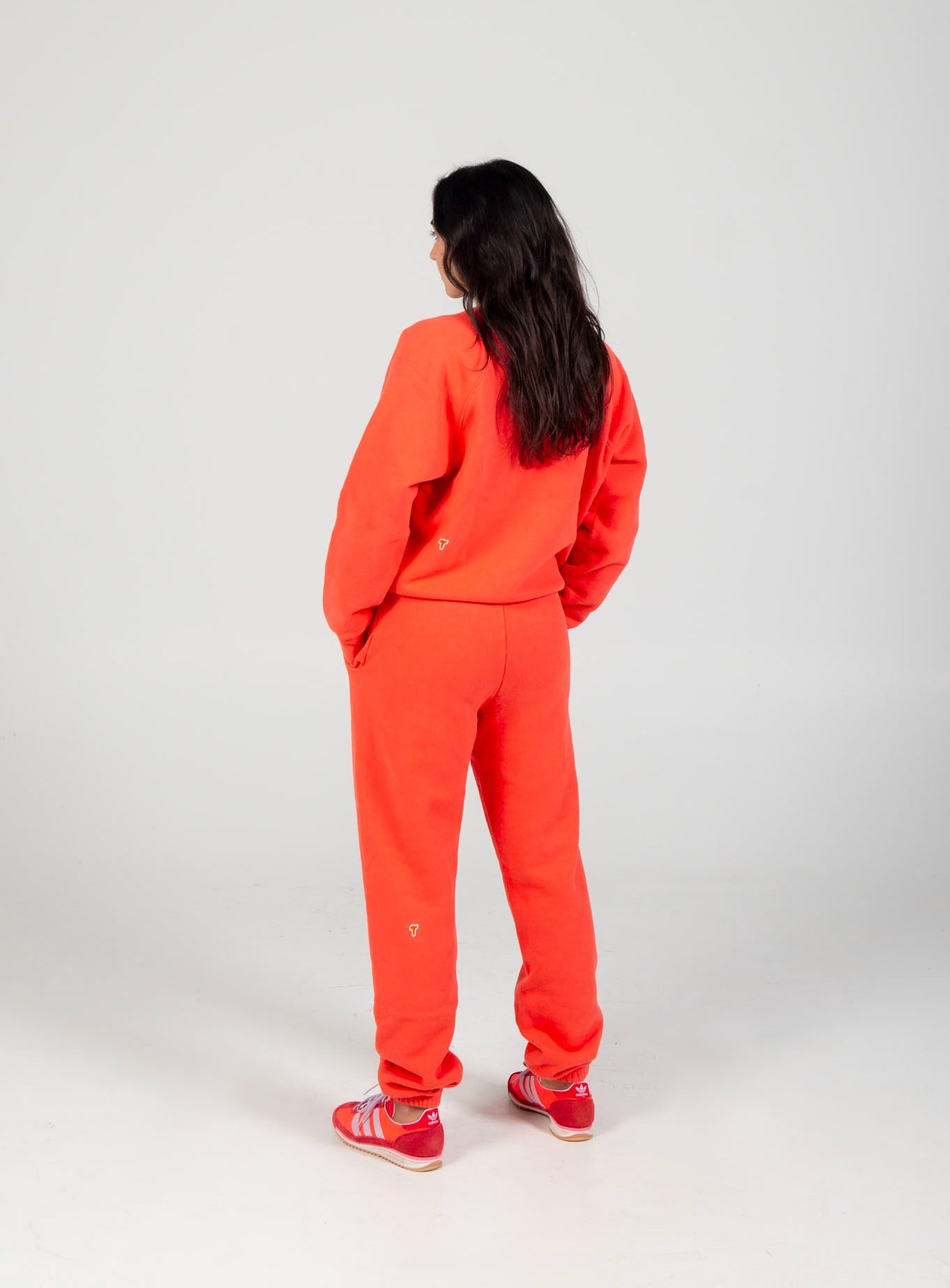 Hangout Crew - Hot Lava