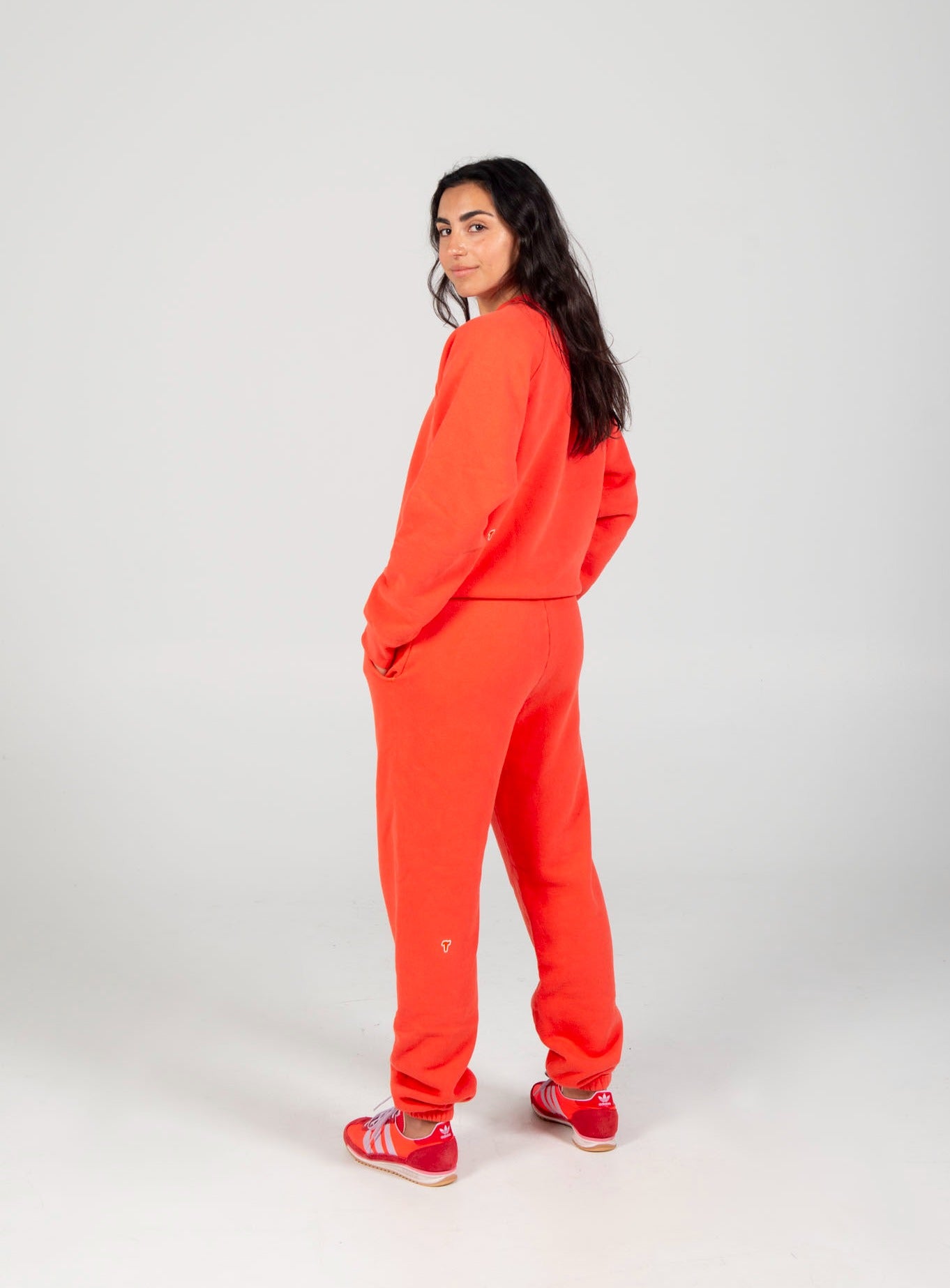 Hangout Crew - Hot Lava